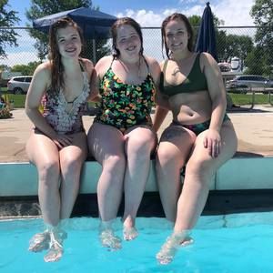 Meet your Posher, Danielle